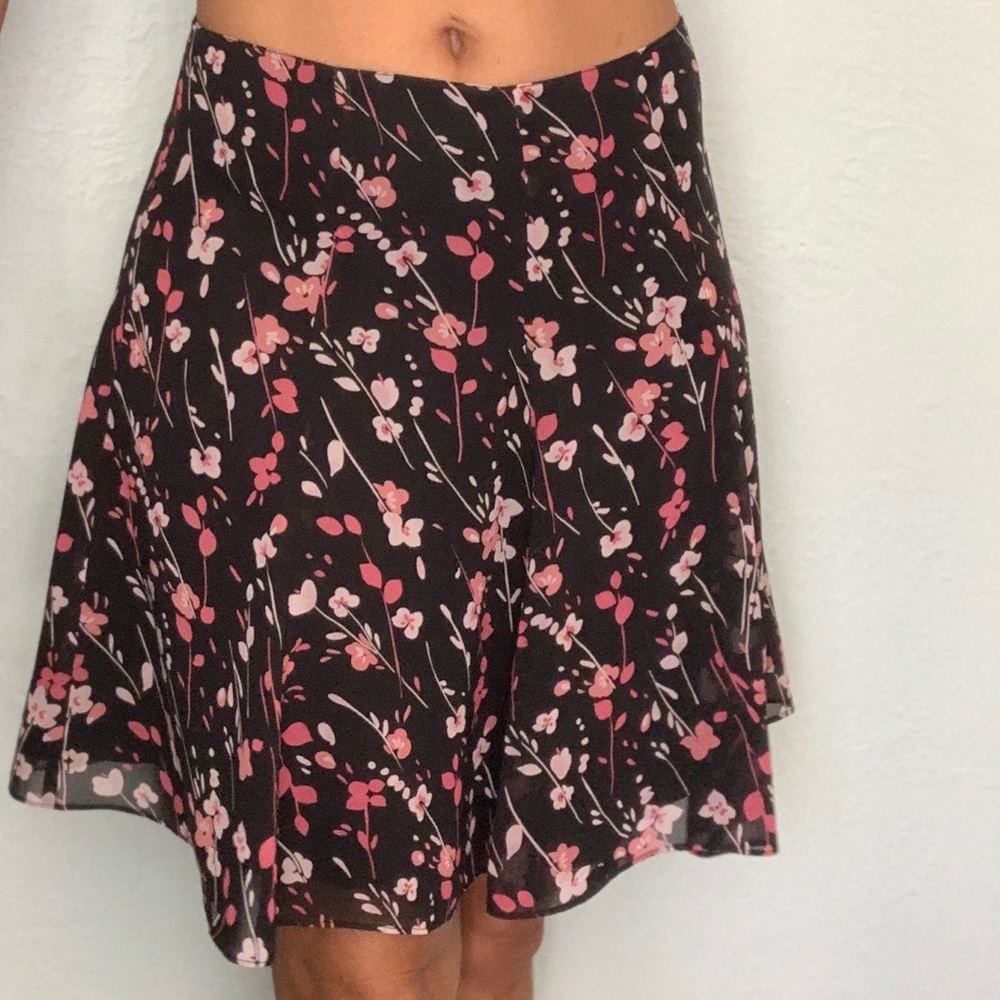 Fully lined floral Express skirt